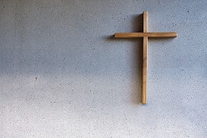 Das Kreuz ist das Symbol des Christentums schlechthin. Am Konzil von Ephesus (431 n. Chr.) wurde das Kreuz offiziell Symbol für das Christentum. Für Christen ist das Kreuz Zeichen unserer Zugehörigkeit zu Jesus und der Liebe Gottes zu den Menschen. D